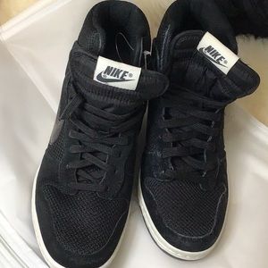 Nike wedge sneaker